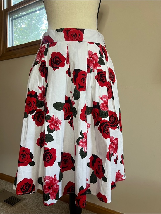 Dresses & Skirts - White Midi Skirt with Red Rose Print